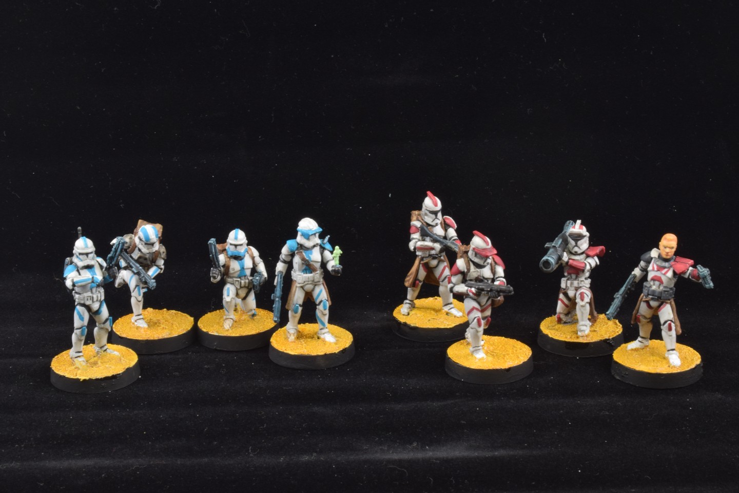 to be continued...more upgrades and specialists for phase troopers...no problem, here the come. fresh from factory #starwars #starwarsfan #starwaslegion #ffg #fantasyflightgames #asmodee #swlclones #starwarslegionclonewars #starwarslegionclones #clonewars #clonetrooper #clonespecialist #cloneupgrade #tabletop #miniaturepainter #minipainting #paintingminiatures #paintingacrylic #acrylpaints #vallejo #boardgames #paintminis