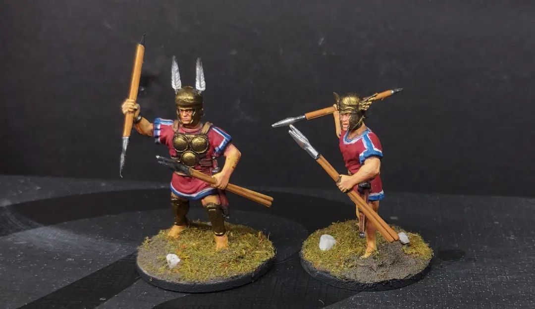 The First 2 samnites for my mercenary troup ist ready. 6 more to Go with alternate colors #paintminiatures #paintingminiatures #sagaageofhannibal #sagatabletopgame #historicalwargamingminiatures #historicalminiature #samnites #mercenary #dicegames #wargames #boardgames #victrixminiatures #victrixlimited #studiotomahawk #miniatures #vallejo